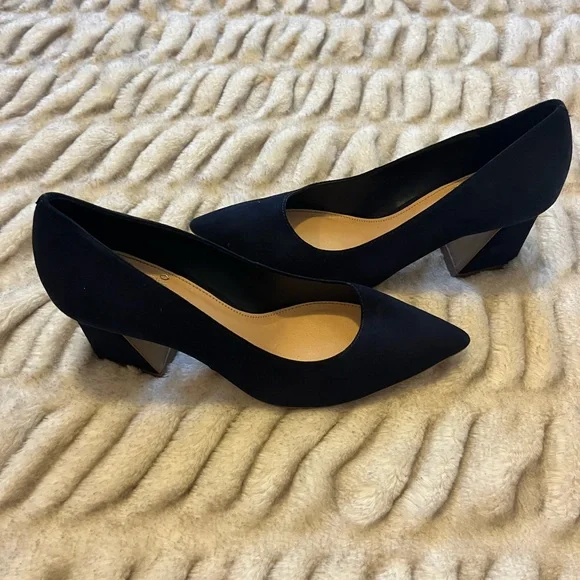Vince Camuto Dark Navy Blue Suede Block Heel Pumps - Picture 1 of 7